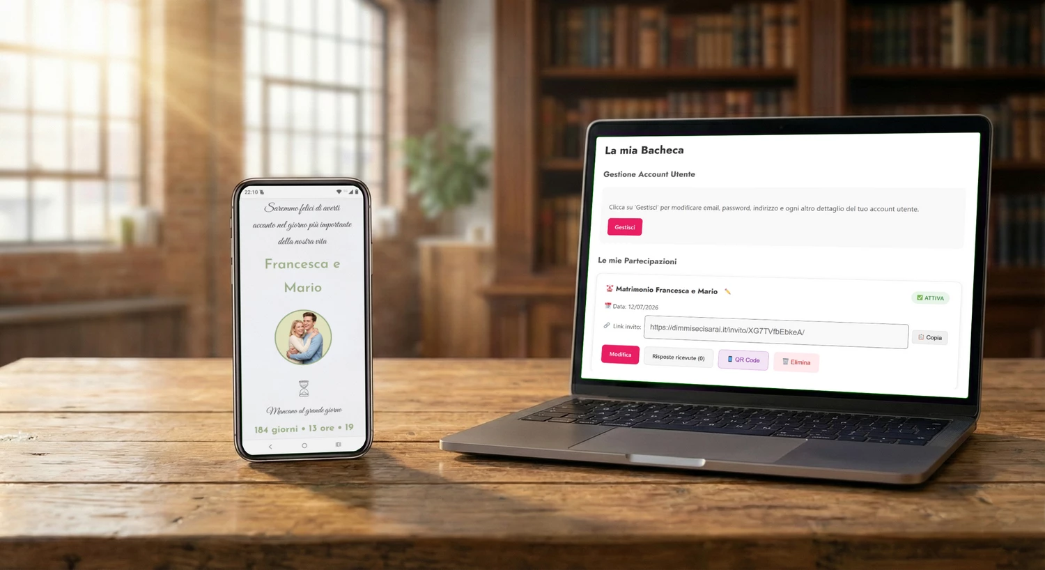 Smartphone e laptop con applicazione dimmisecisarai su tavolo di legno
